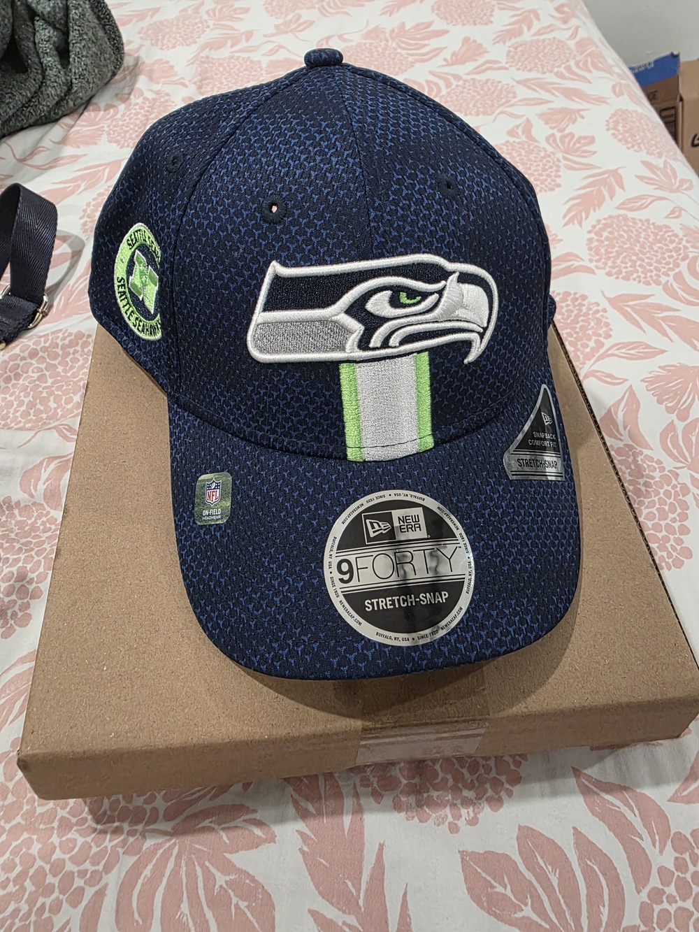 New Era Seattle Seahawks Navy & Lime 9FORTY Stretch-Snap Cap